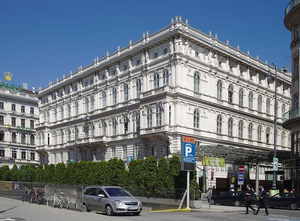 Palais Todesco, home to Gerstner Café-Bar