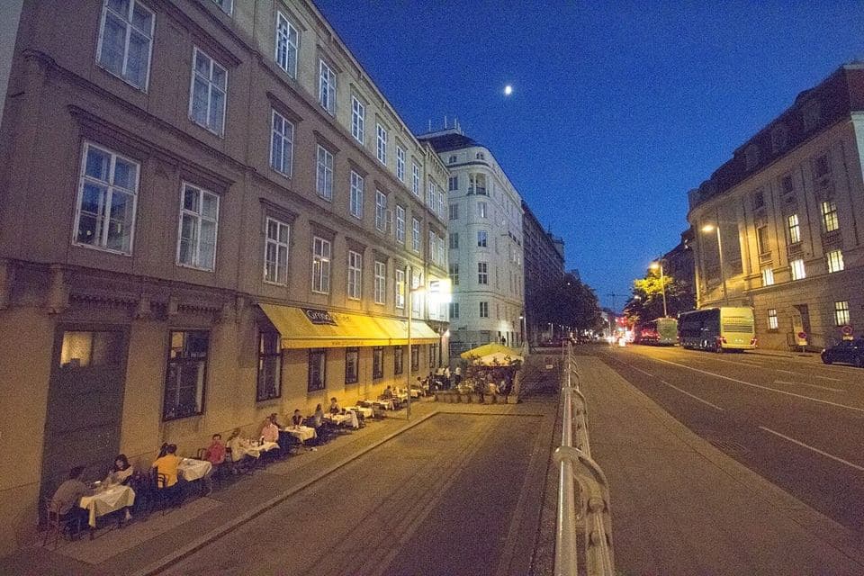 Gmoakeller exterior on Am Heumarkt.