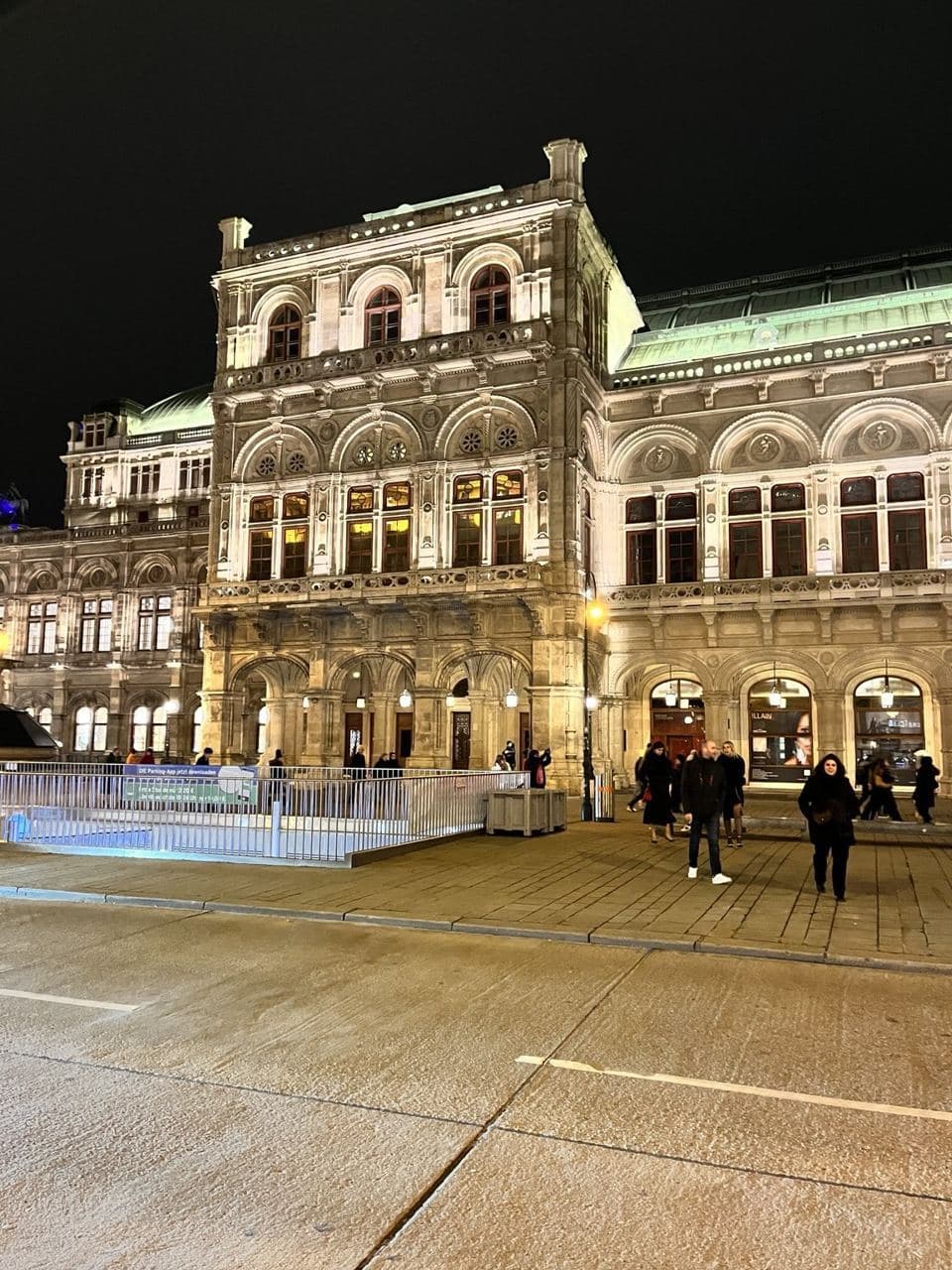 Vienna State Opera illuminated at night, photographed by OperaAtlas